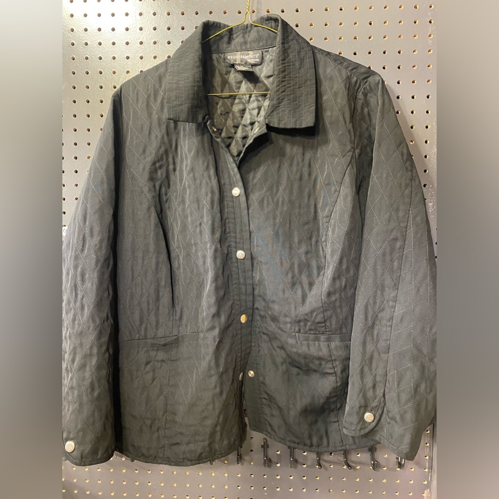 Requirements Woman 1x thin button up used jacket